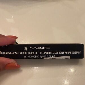 MAC Longwear Brow Set in red chestnut